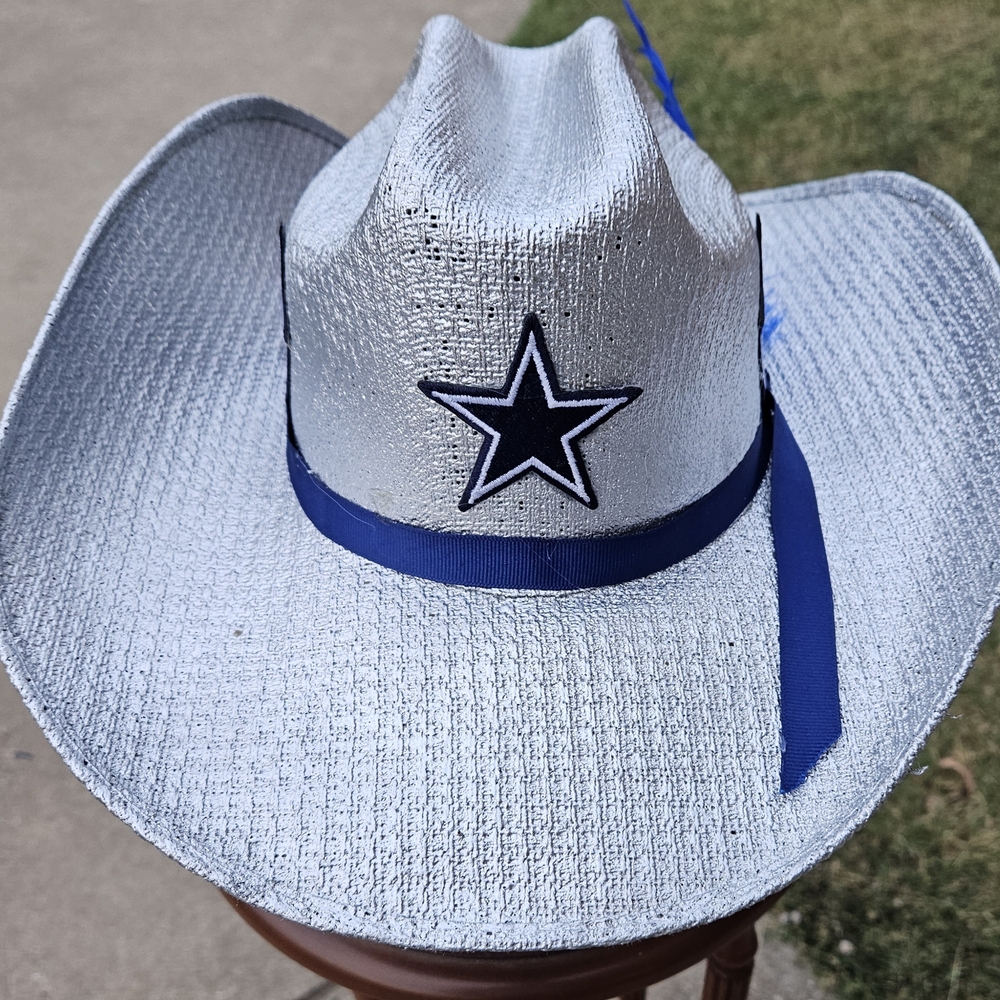 Silver Dallas Cowboy Hat with Blue Star Accent